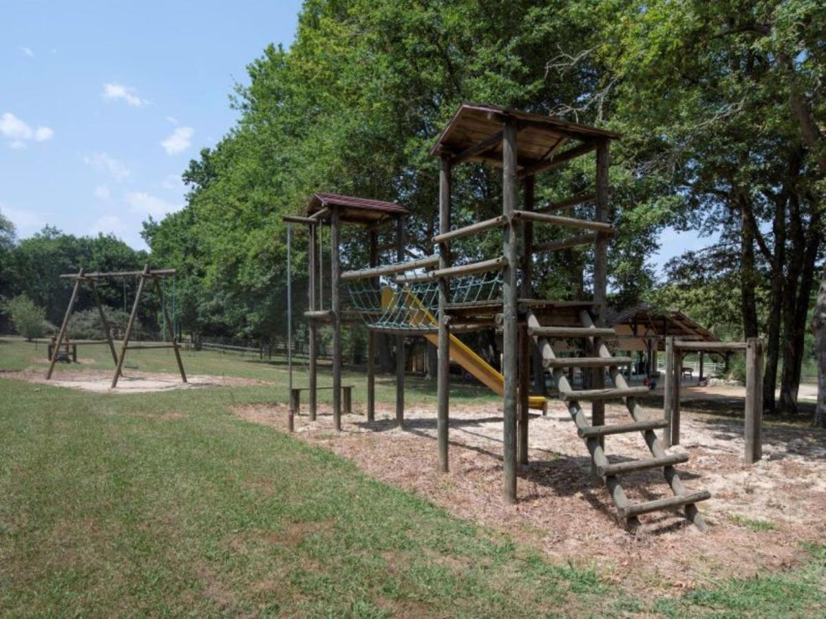 Camping Les Lacs D'Armagnac Bretagne-d'Armagnac Exterior photo